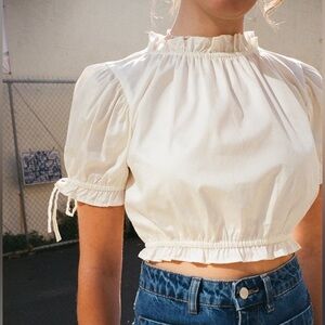 SOLD!!! Lisa Says Gah Romi Top Cropped Ivory Puff Sleeve Top Cotton Satin